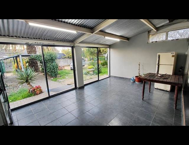 4 BEDROOM HOUSE FOR SALE IN FICHARDT PARK